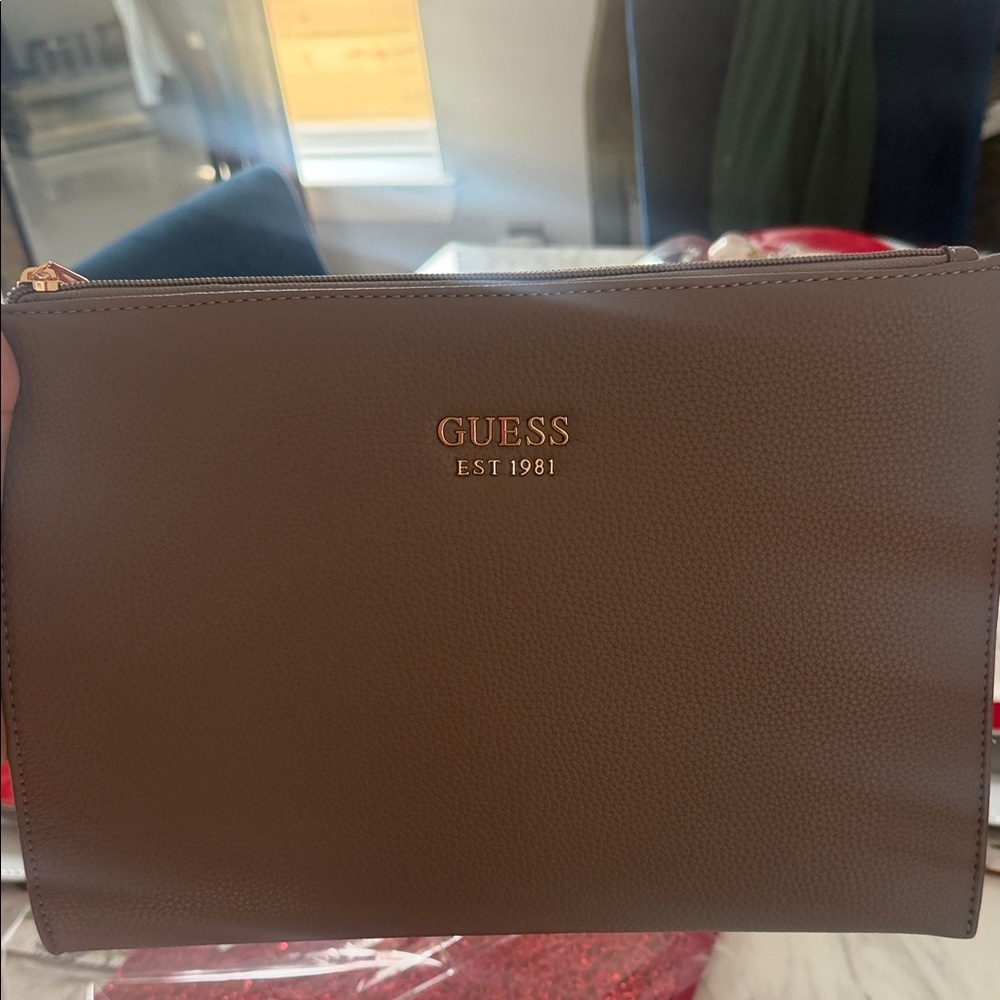 GUESS Elegant Black Pouch